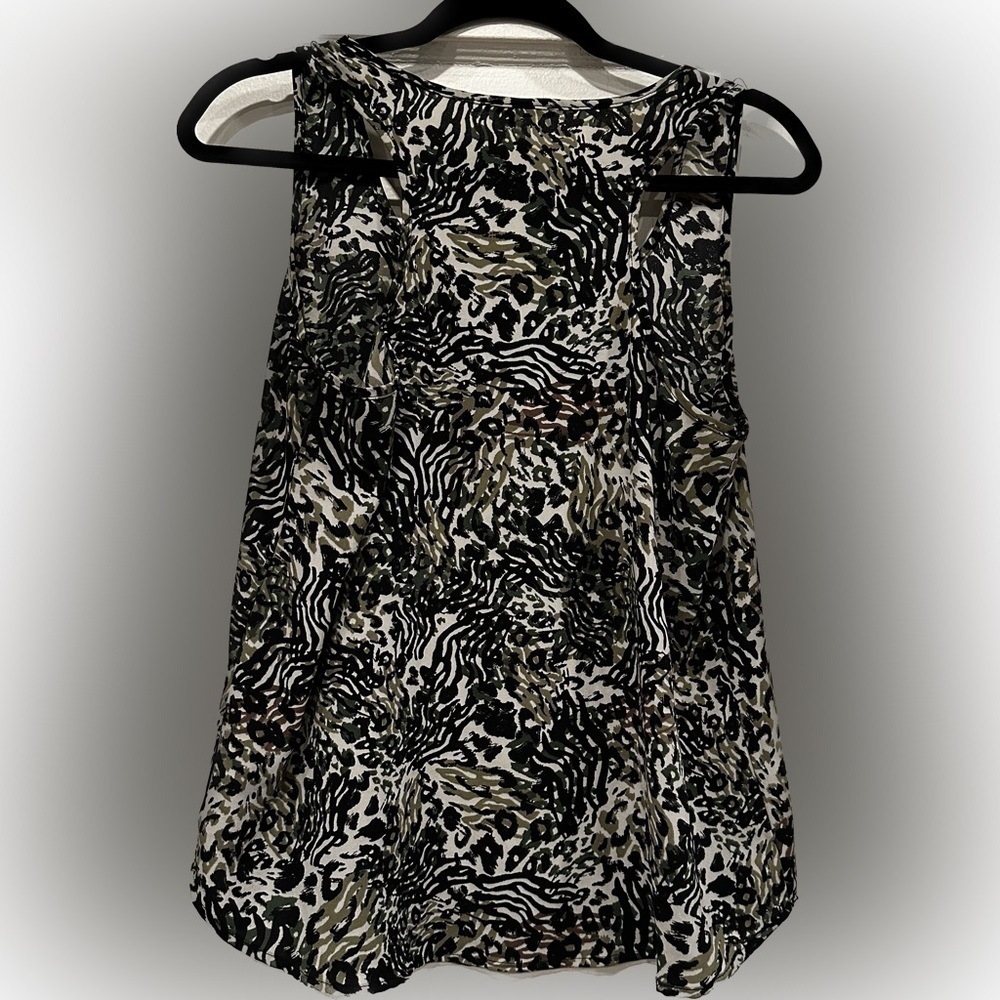 𝅺forever21 Camouflage Racerback In Size Medium - Picture 2 of 3